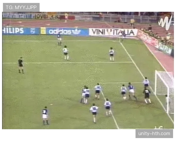 球场传奇：当今足球超级巨星的辉煌成就与未来展望引热议