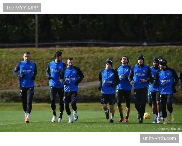 福登 vs 桑乔:英格兰青训双星的战术角色与成长路径差异 福登 vs 桑乔:英格兰青训双星的战术角色与成长路径差异