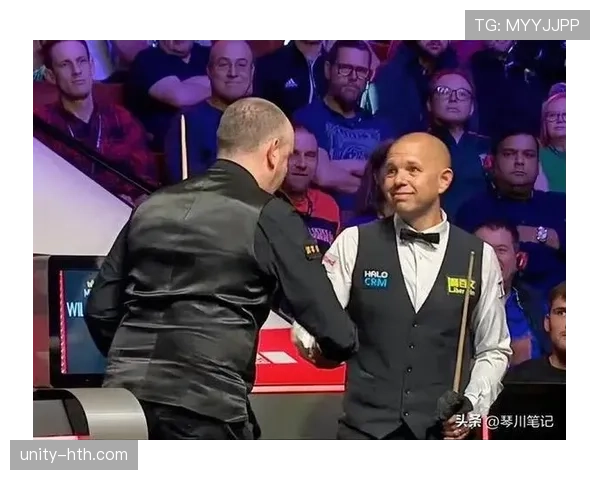 刚刷到小威廉姆斯随手一拍，手上那个包的价让我无语去查银行卡余额